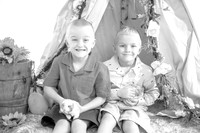 Bick Kids Easter Bunny Portraits 2023 (B&W)